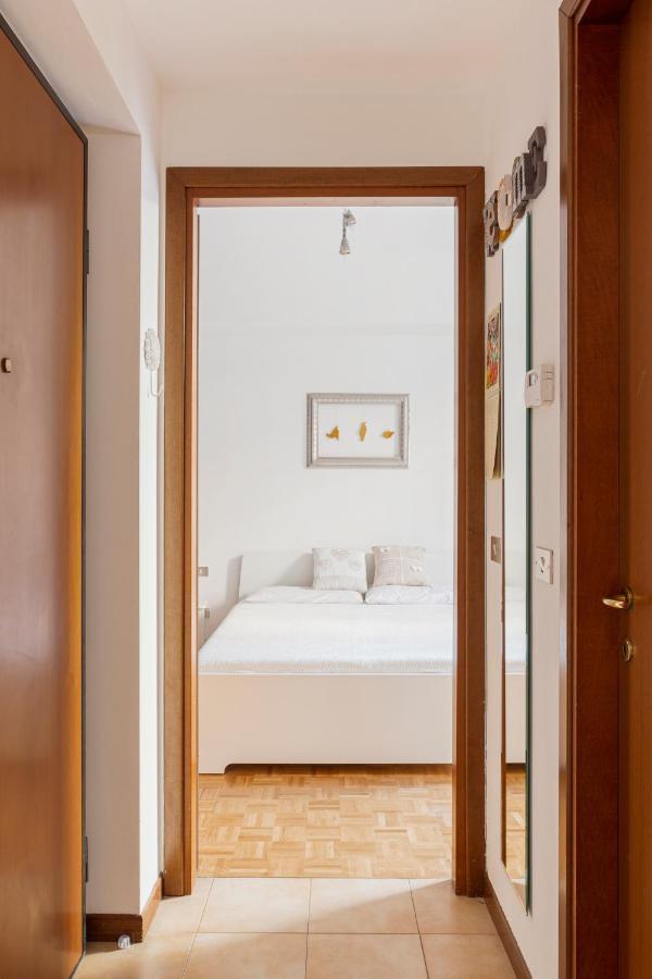 Comfy Apartment In Corso Como Milan Exterior photo